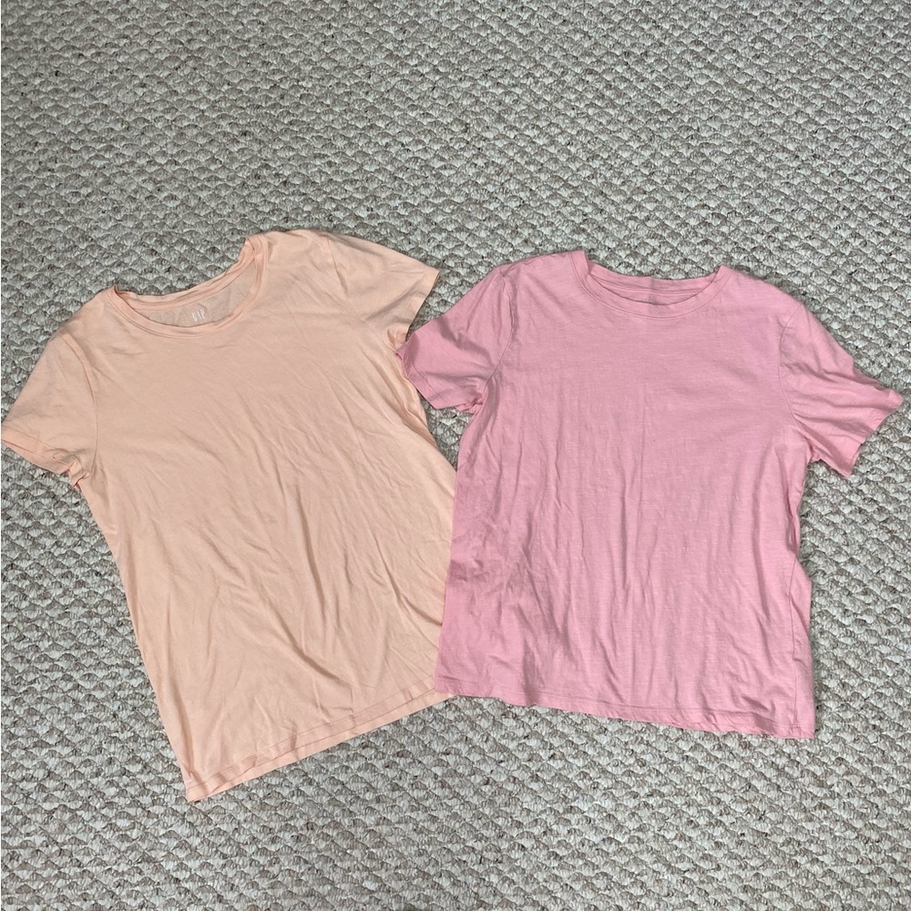 2 BASIC TEES, GAP & ANA - LARGE